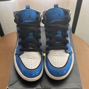 Jordan 1 MID SE Kids Size 13 - Blue
